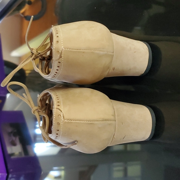 Sasha too beige suede lace up shoes sz 7 1/2 - Picture 3 of 5